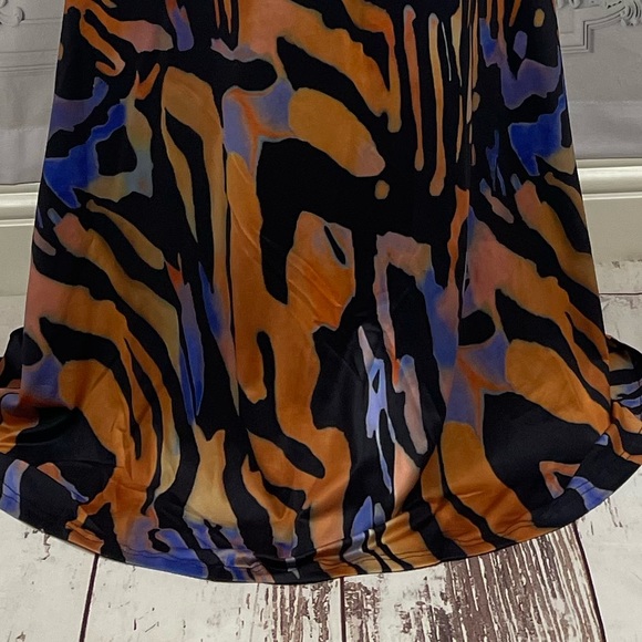 A Summer Romance Sexy Backless Tiger Maxi Dress - Picture 14 of 15